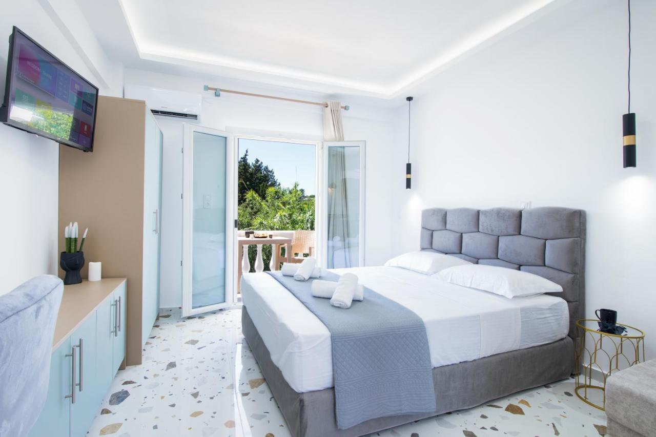 Anais Luxury Living Grey & Pink By Corfuescapes * Marathias (Corfu)